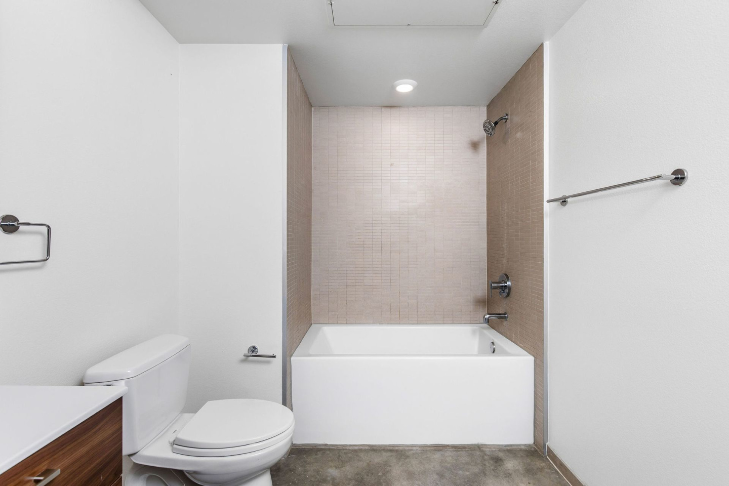 H Wood Apartments Image 39