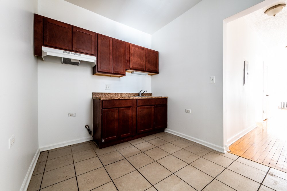 7643 S Stewart Avenue Apartments Image 5