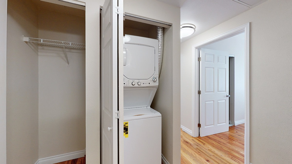 1485 Clayton Image 13