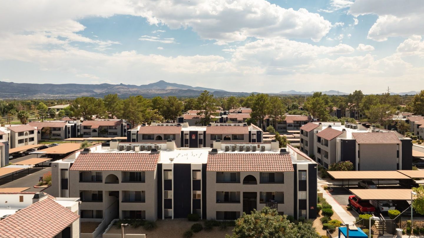 Villas at Green Valley Image 35