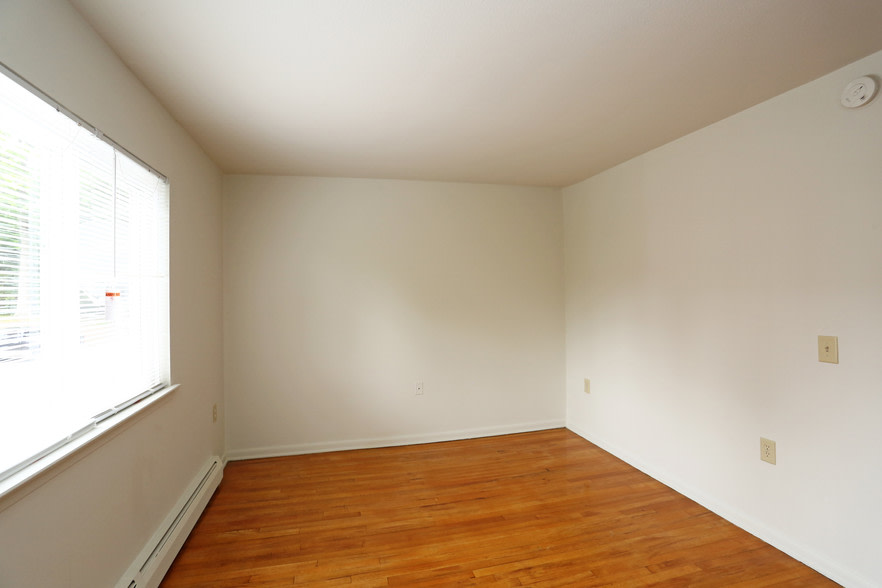 Willowcrest Apartments Image 18