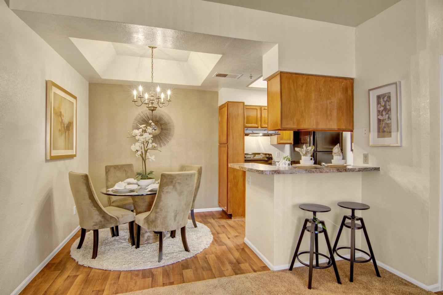 Atrium Court Apartment Homes Image 6