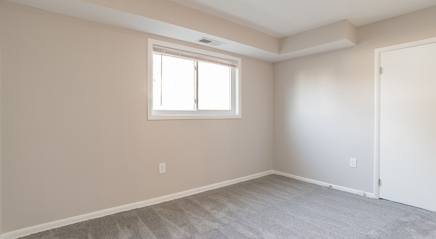 Raleigh Court Apartments Image 11