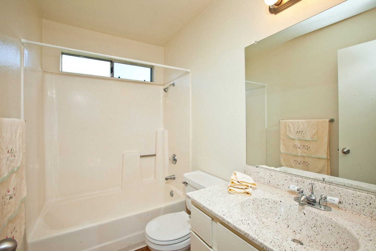 Vista Alta Apartment Homes Image 11
