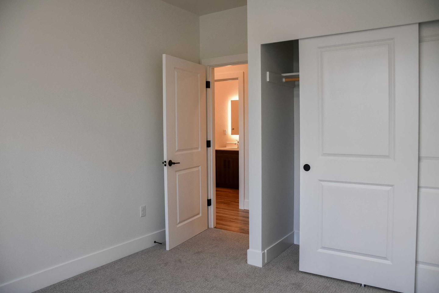 Lakeview Apartments Image 20
