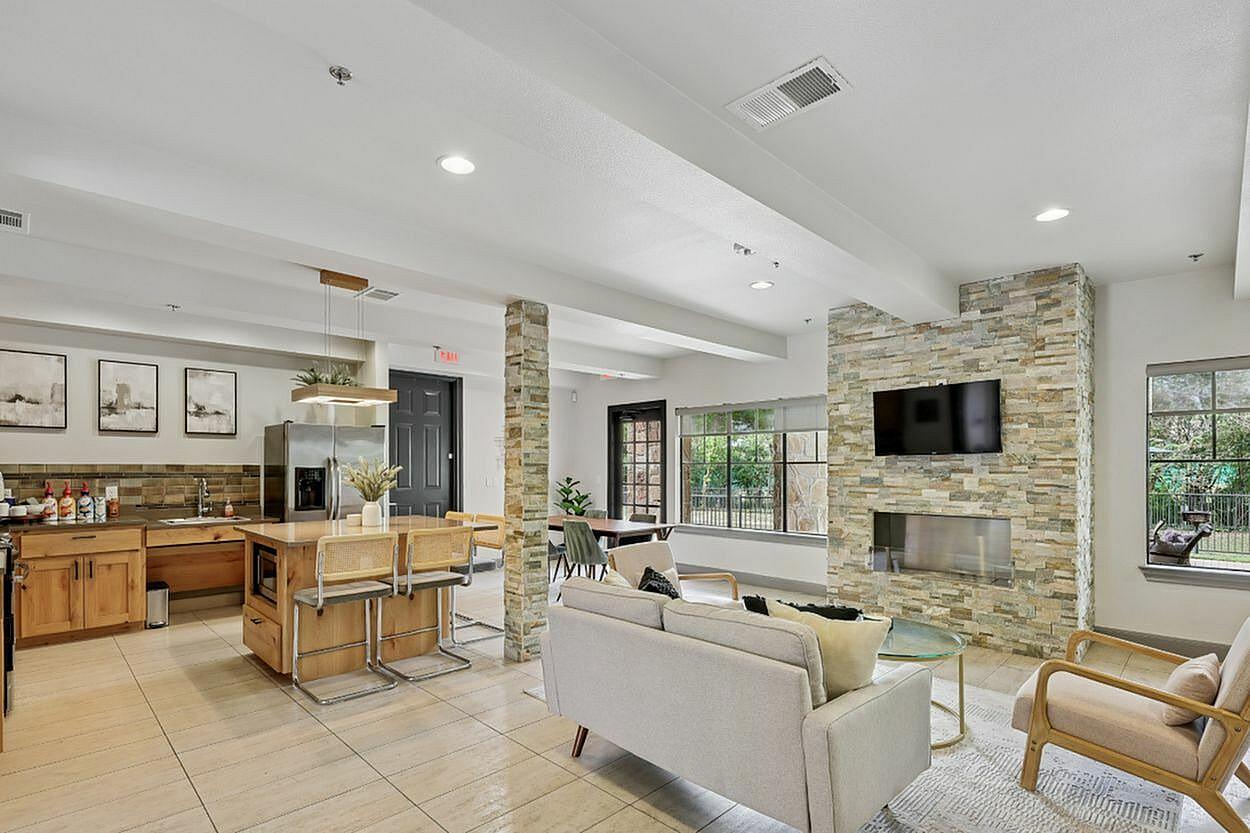 Waller Creekside on 51st Image 16