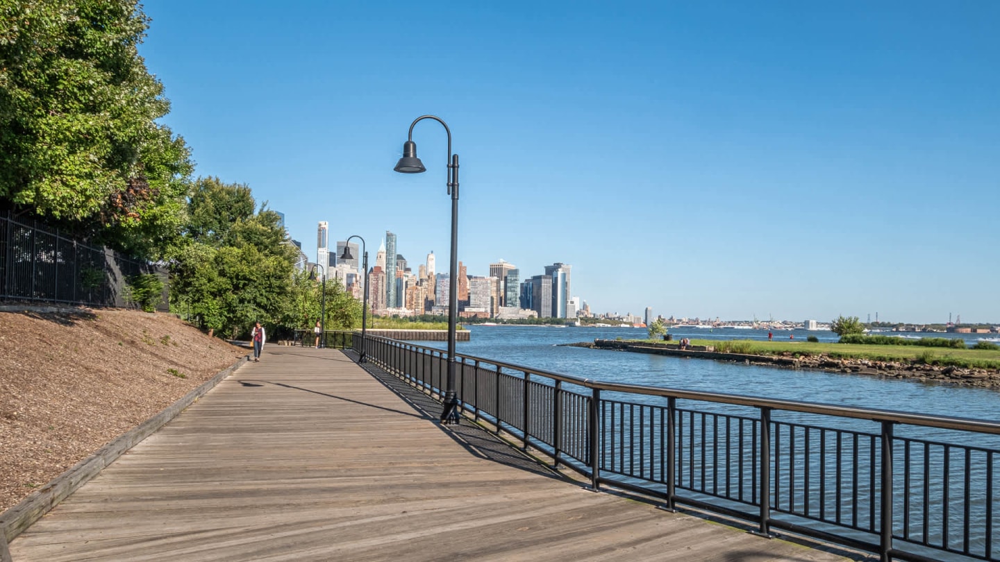 Portside Towers Image 10