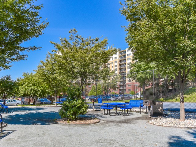 Hampshire Tower Apartments - Affordable Housing Image 19