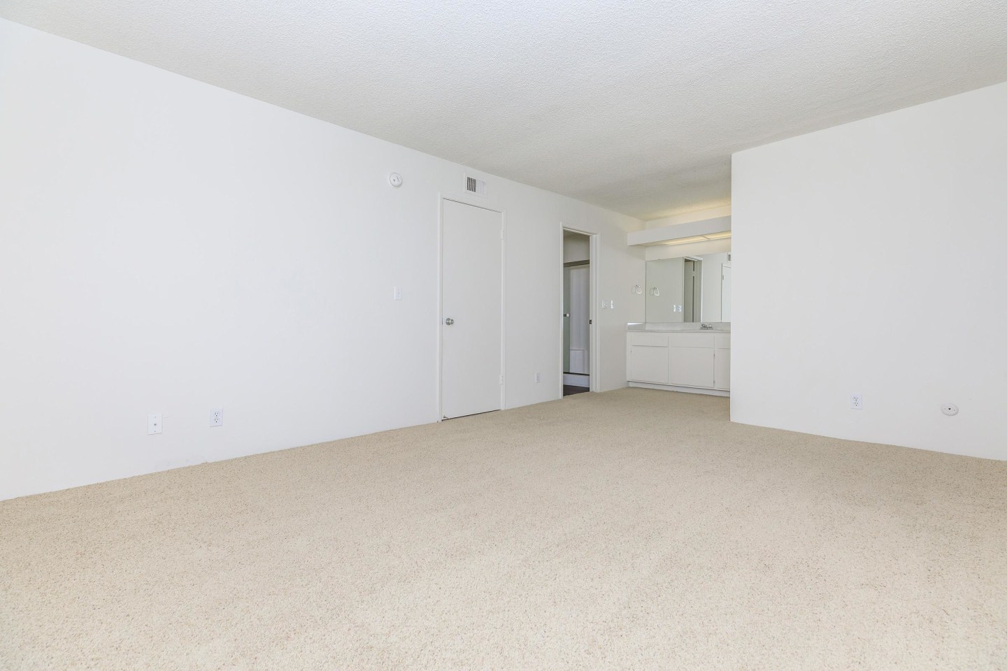 Country Hills Apartment Homes Image 5