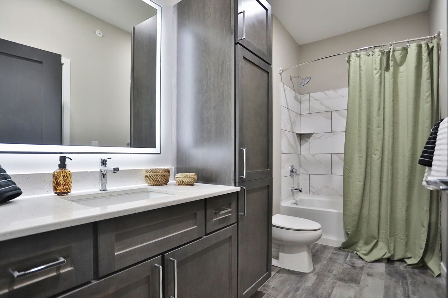 Altair Apartments Image 14