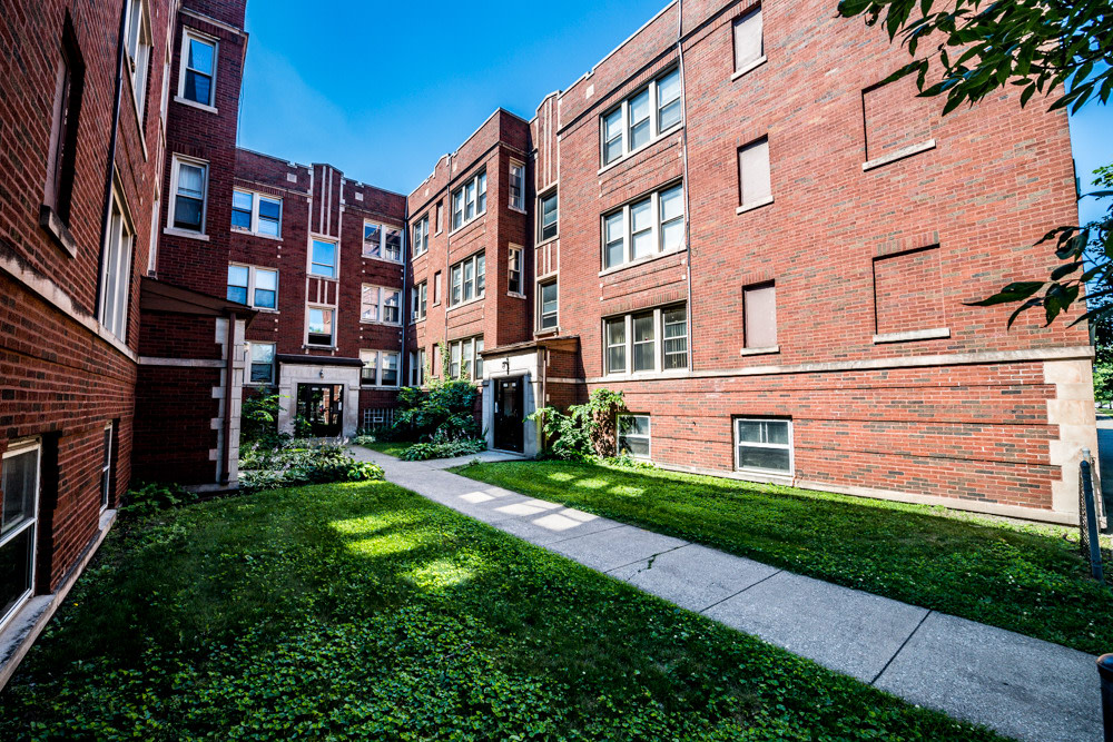 6705 S Michigan Image 2