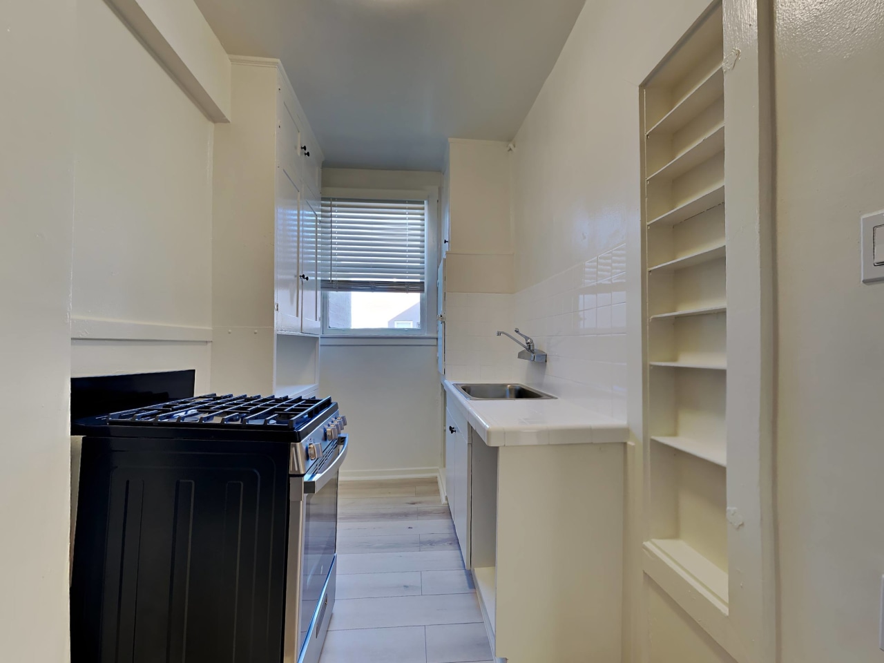 954 Geary St. Image 7