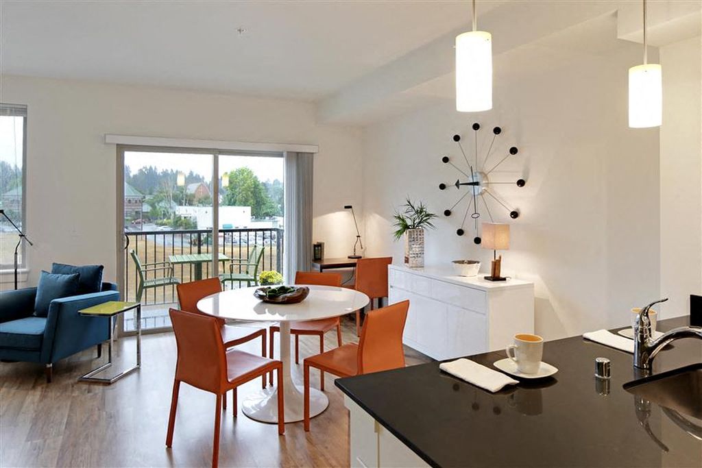 Six Oaks Apartments Image 6