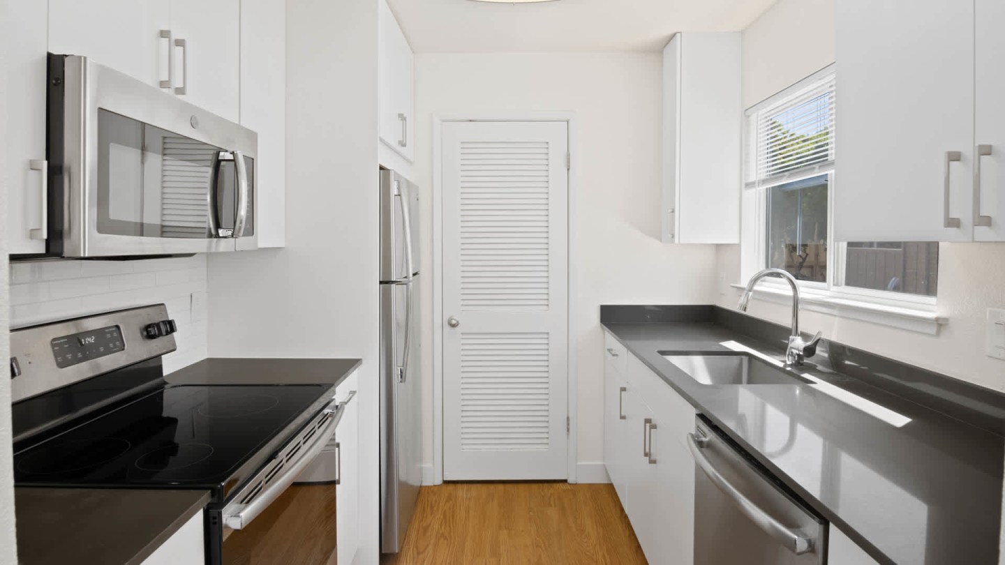 Riva Terra Apartments at Redwood Shores Image 39