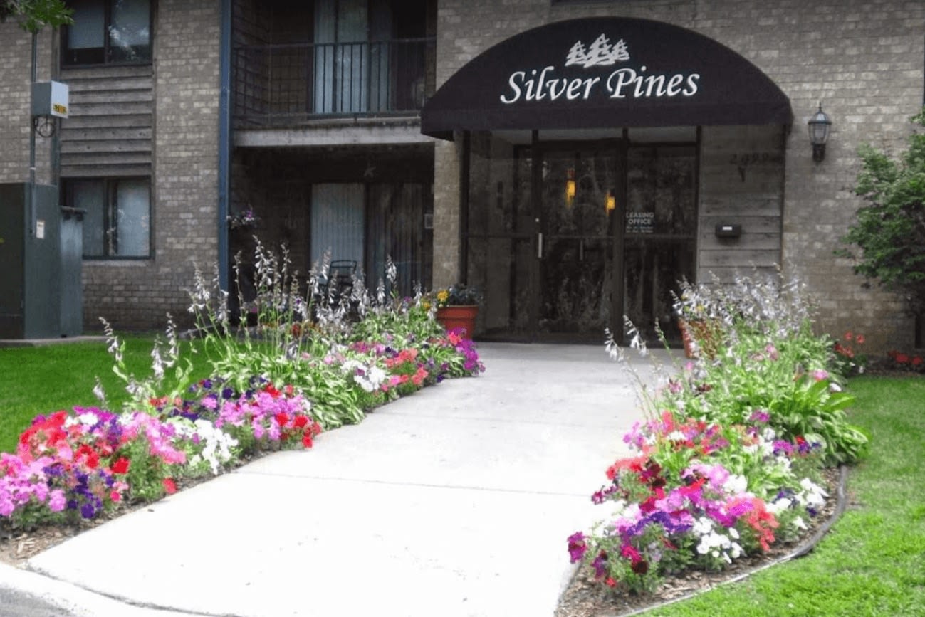 Silver Pines Image 12