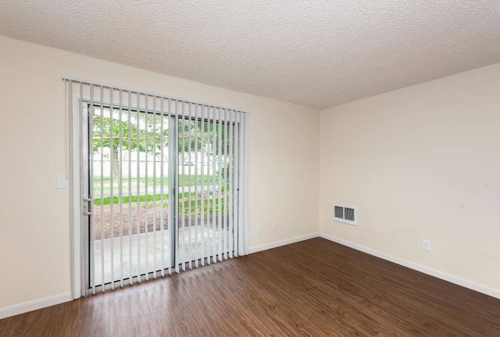 Royal Greens Apartments Image 15