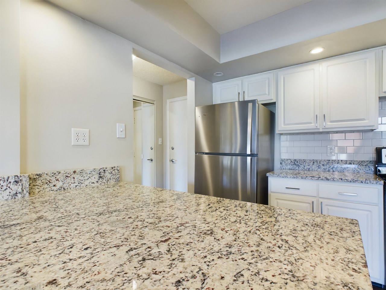 Edgewater Apartments Image 4