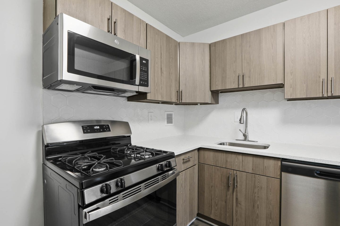 Skyline Towers Image 1