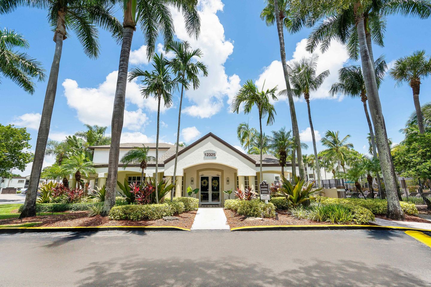 Emerald Palms Image 17