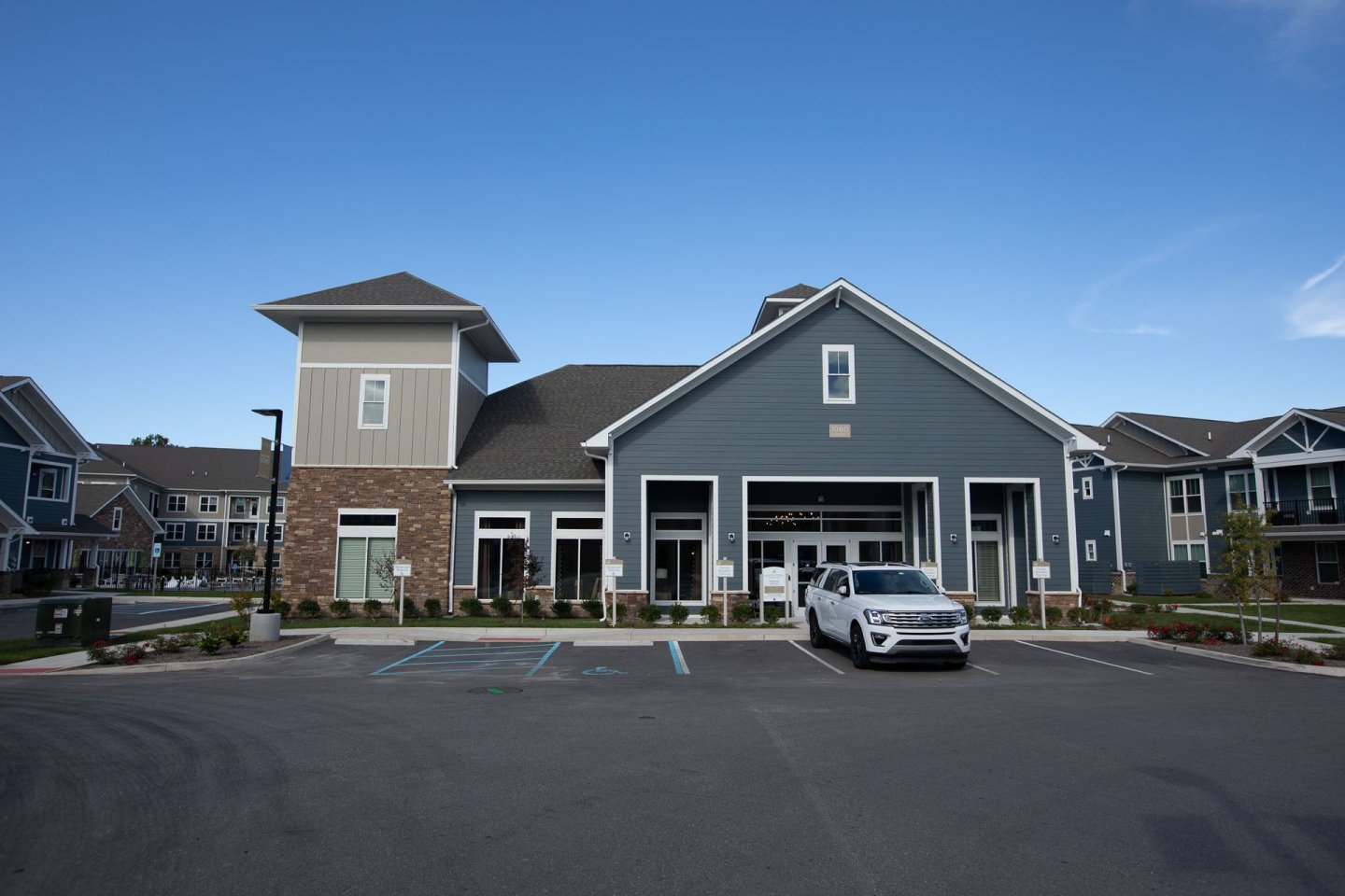 Lake Taylor Pointe Image 14