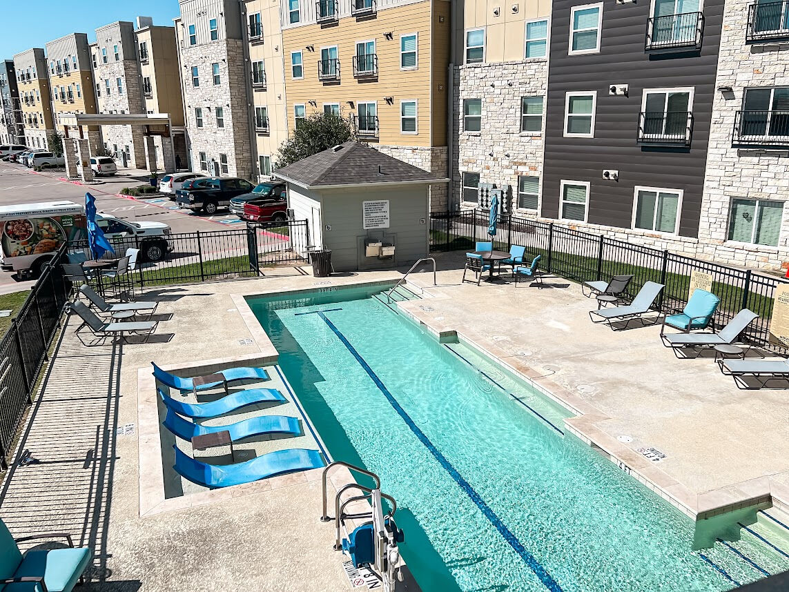 Sansom Pointe Apartments - Senior and Affordable Housing Image 2