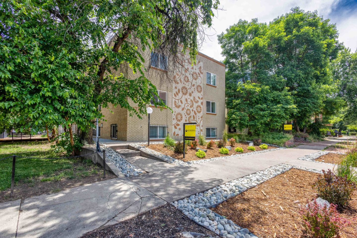 1274 Logan Image 12