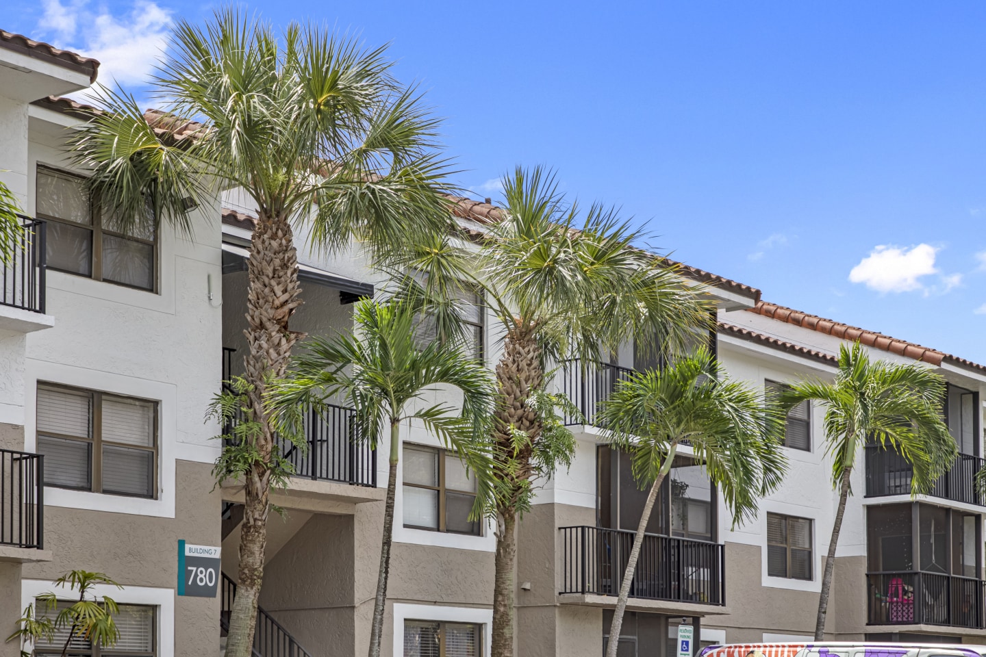 Alvista Hollywood Image 36