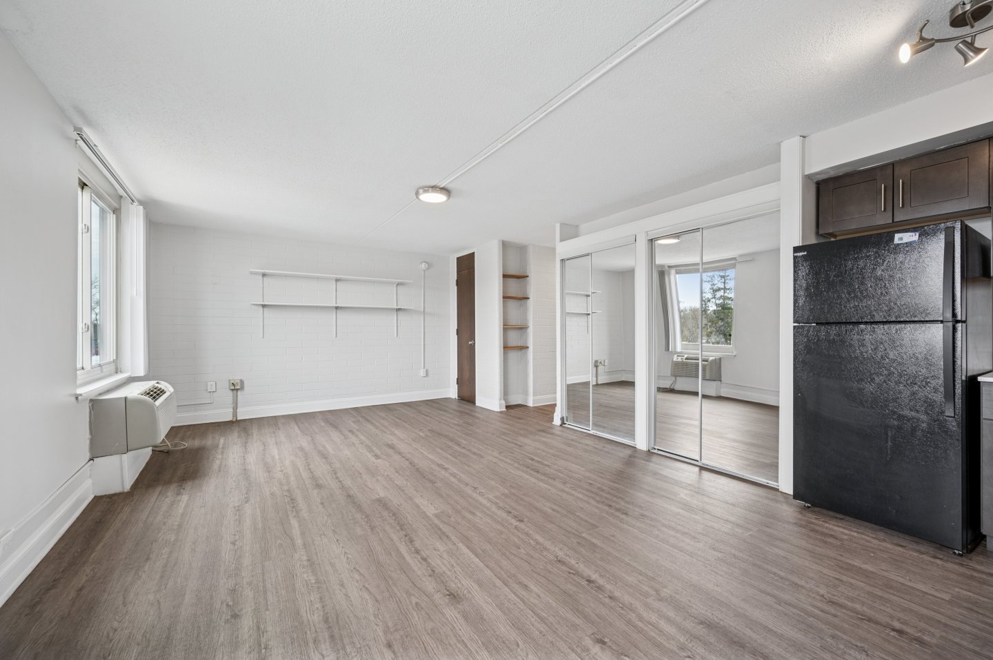 Academia Suites Image 3