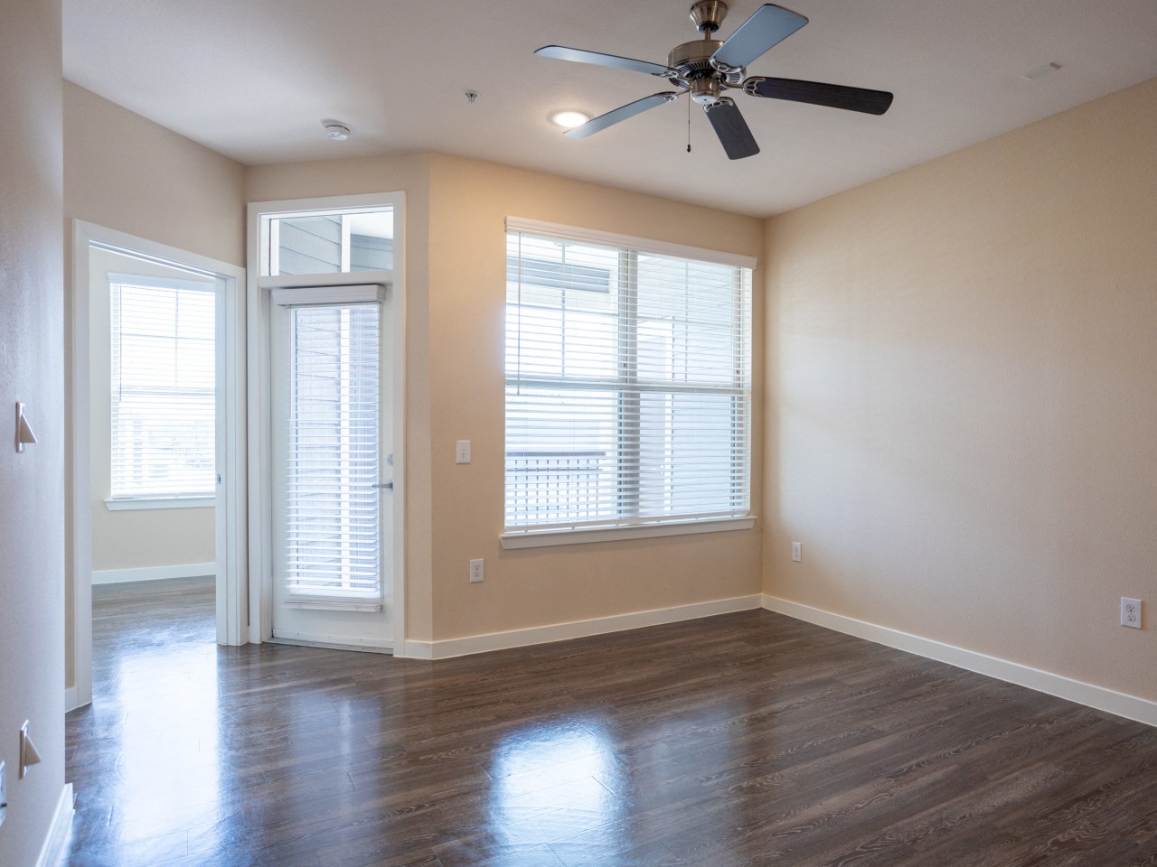 Smart Living Cullen Image 3