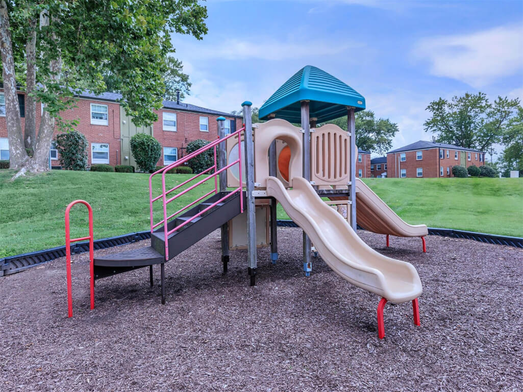 The District Apartment Homes Image 10