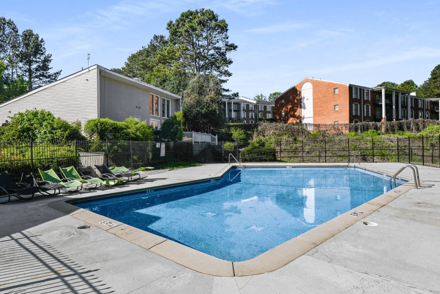 Premier Apartments Image 22