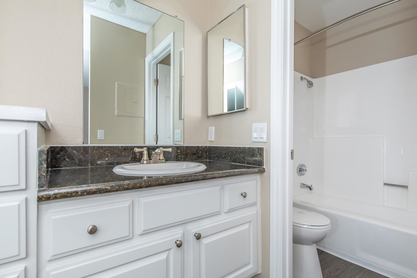 Mosaic Apartment Homes Image 39