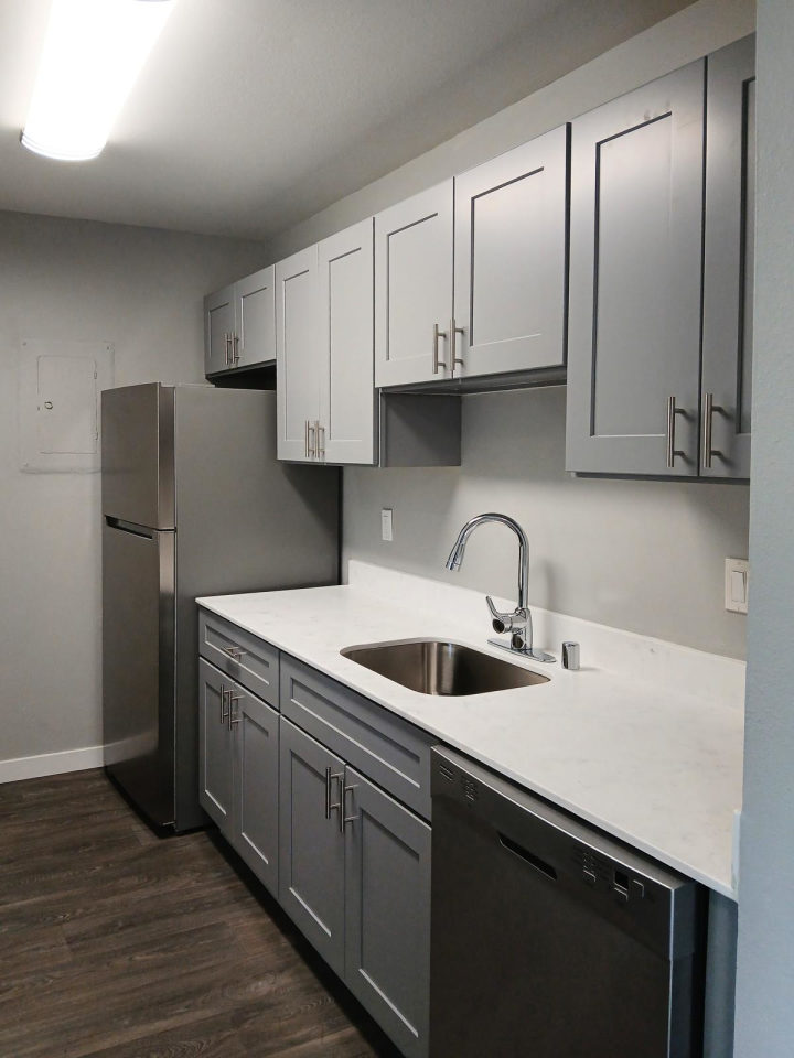 Phoenix Court Apartments Image 31