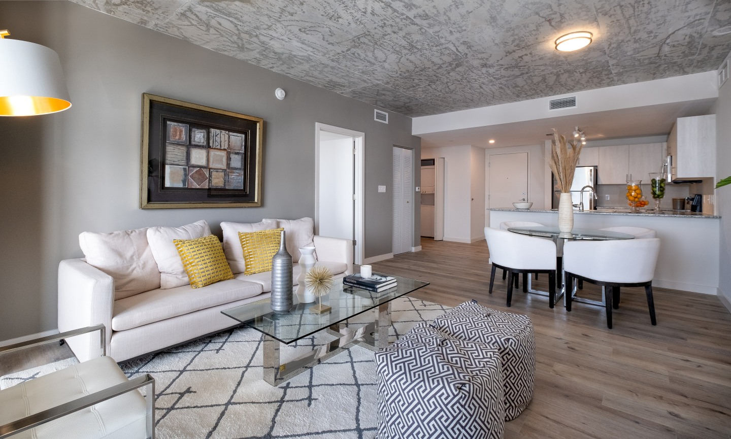 Hollywood East Luxury Apartments Image 1