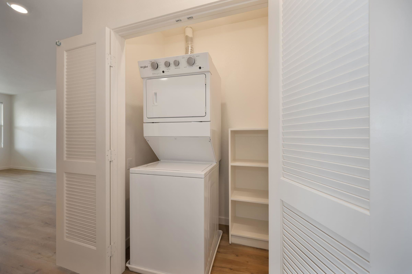 The Commodore Apartments Image 32