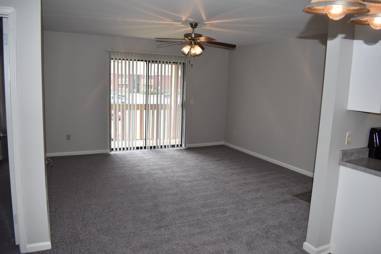 2800 McFarland Apartment Homes Image 4