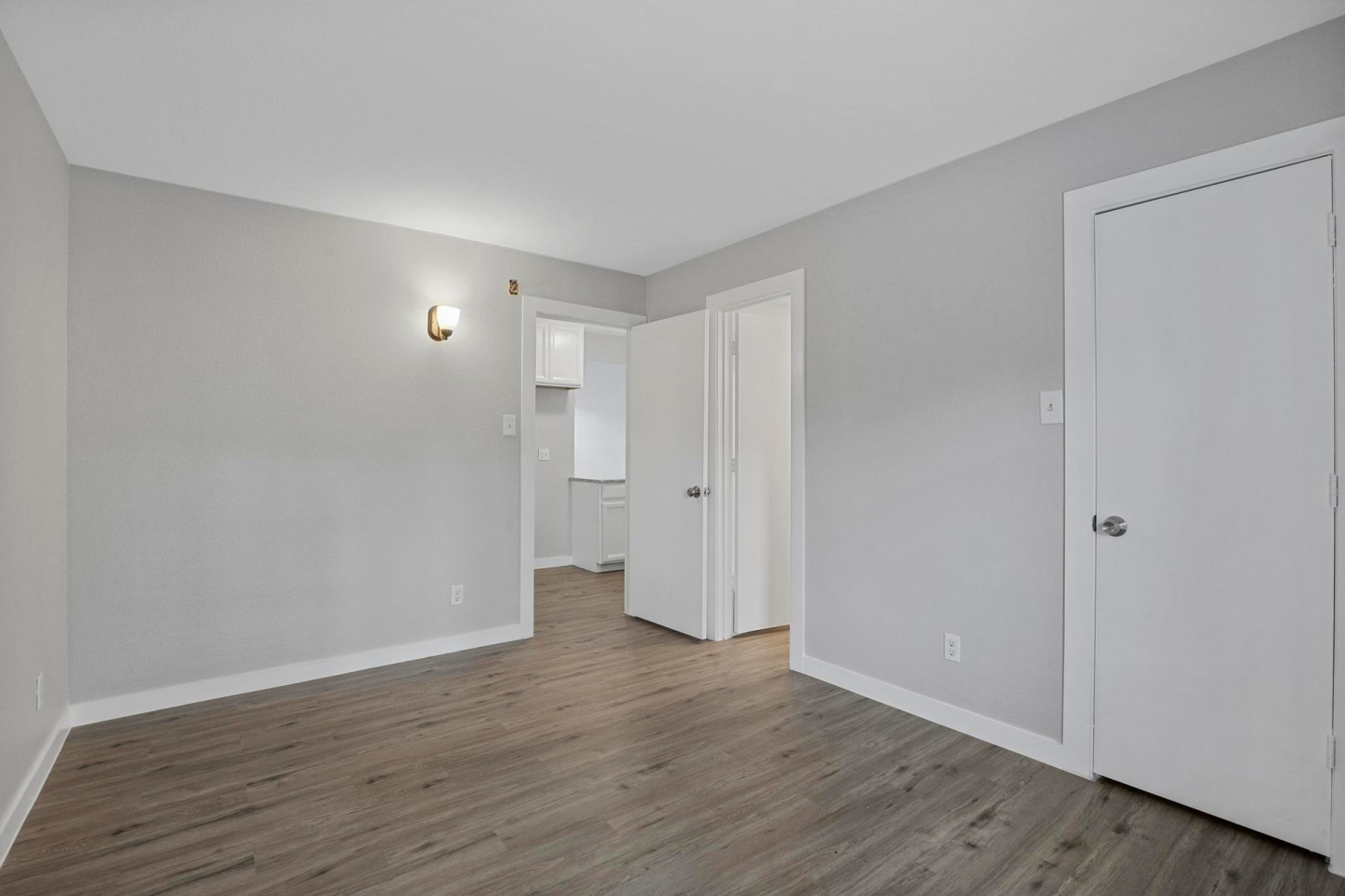 Oak Street Flats Image 30