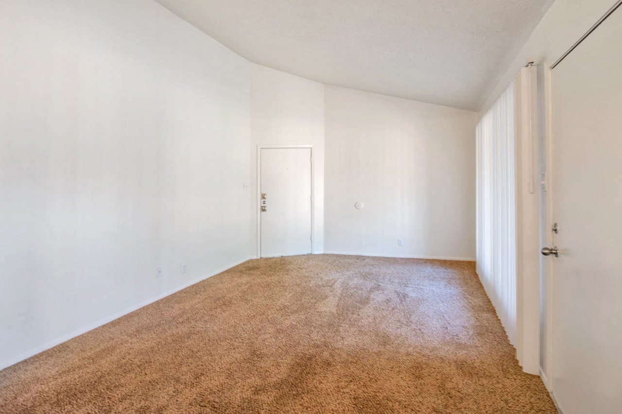 Plaza Square Apartments Image 17