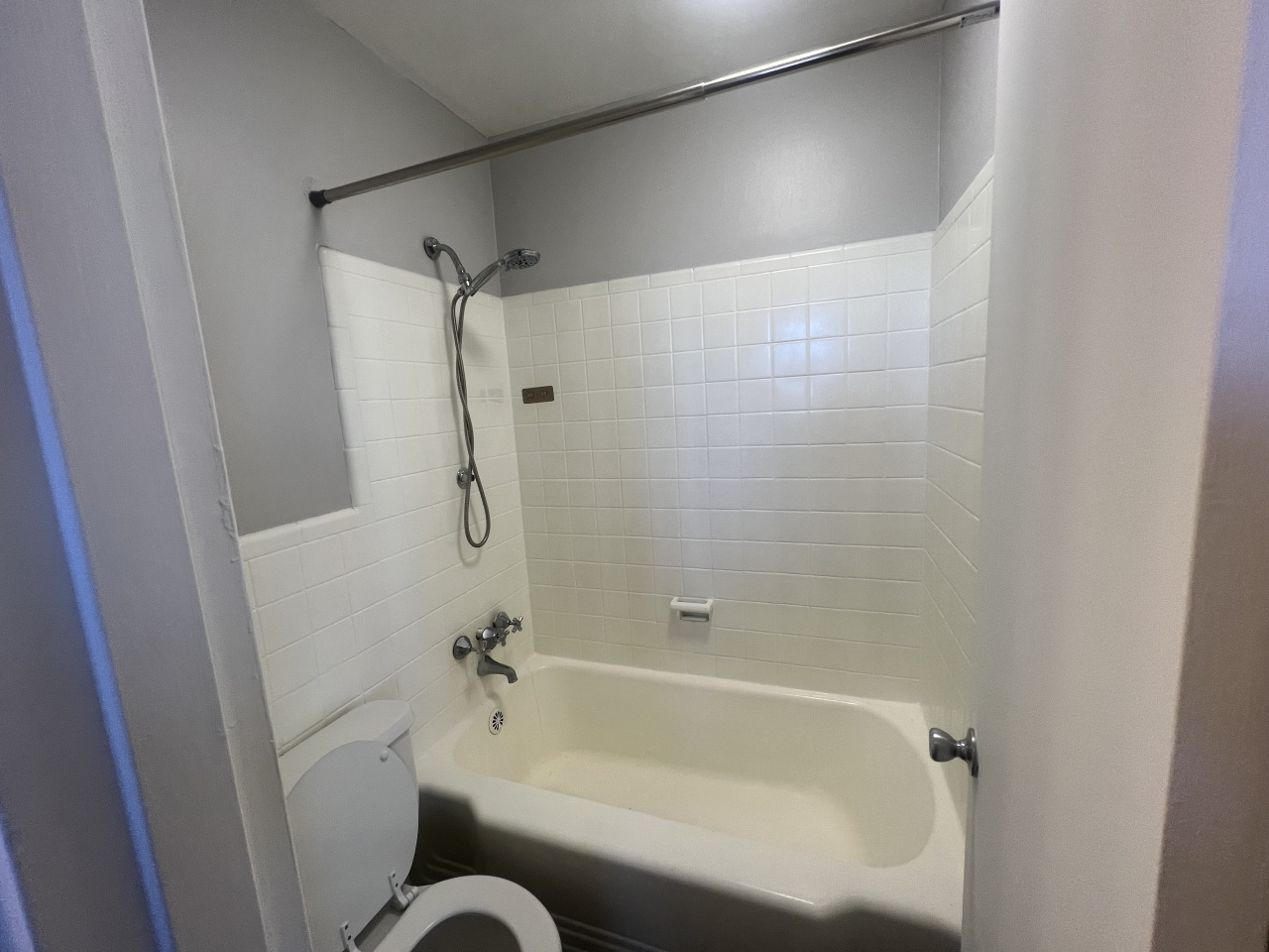 Cobb House Image 6