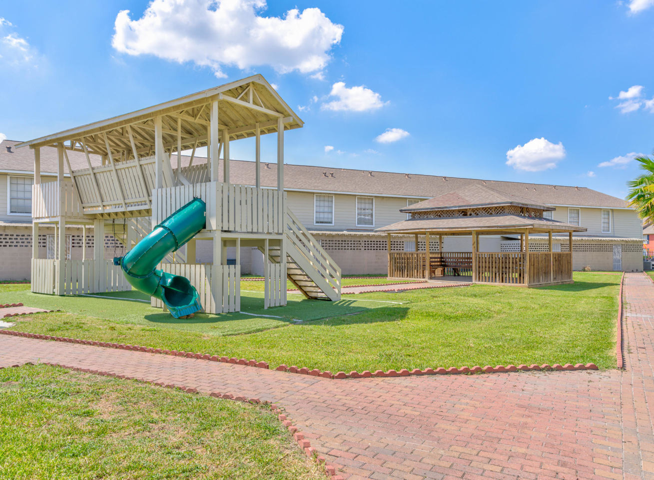 Falls of Braeburn Apartments Image 2