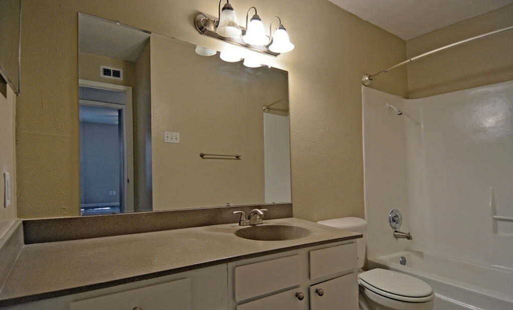 The Waters Apartment Homes Image 7