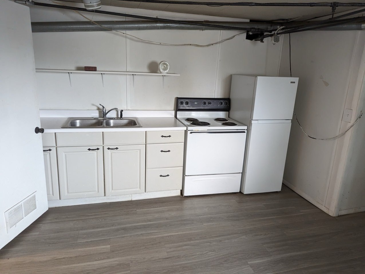 University Villa Apartments Image 26