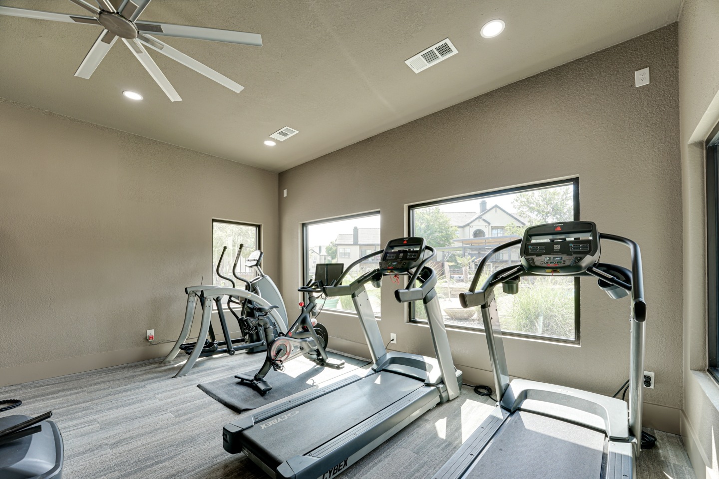 Carmel Creekside Image 32