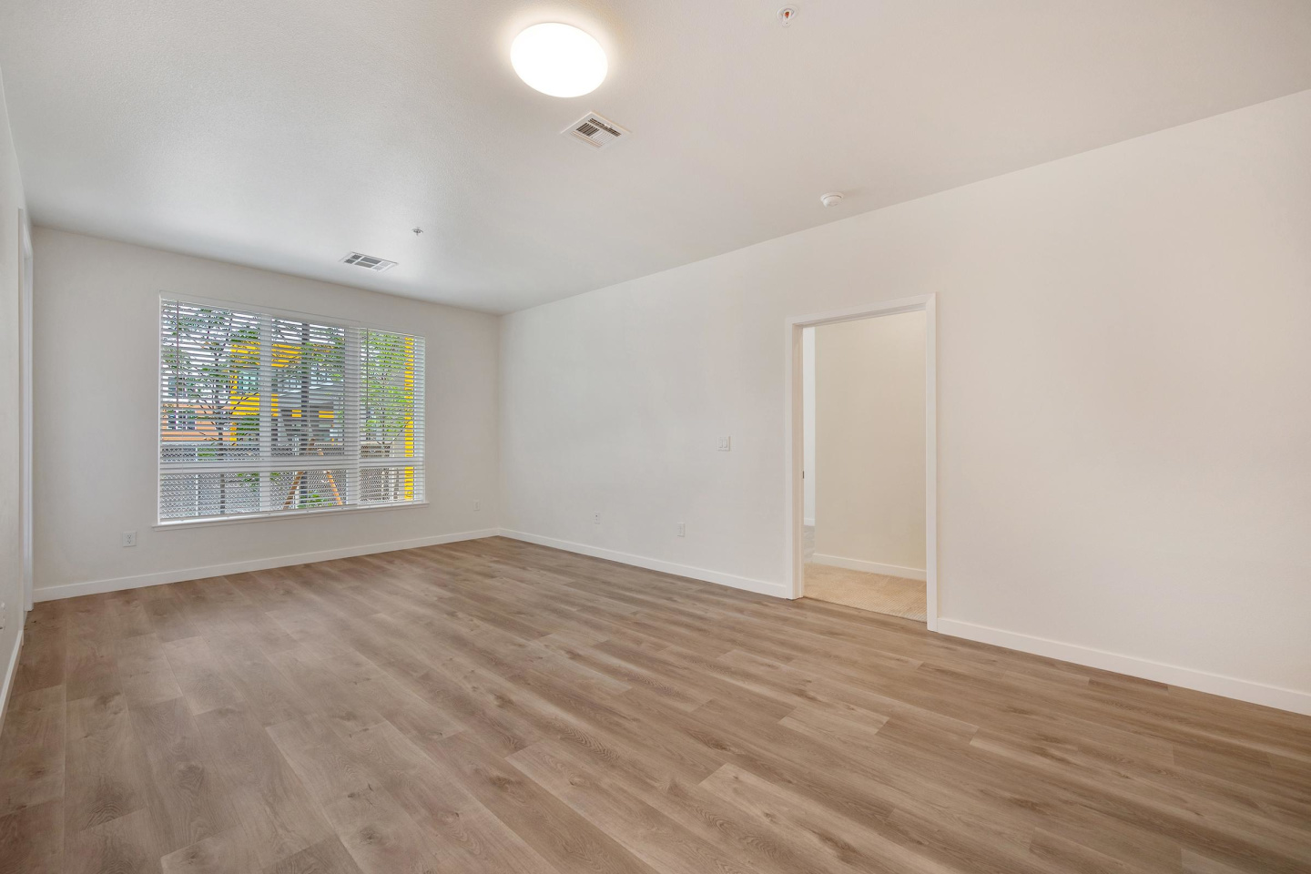 Halcyon Apartments Image 182