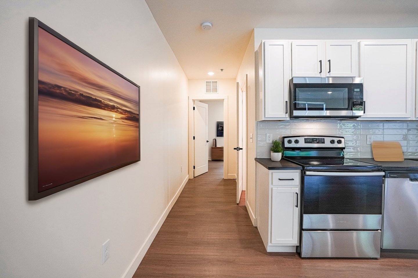 476 Taylor Apartments Image 8