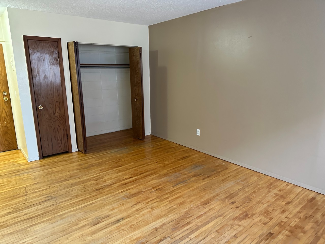 2926 Harriet Ave S Image 3
