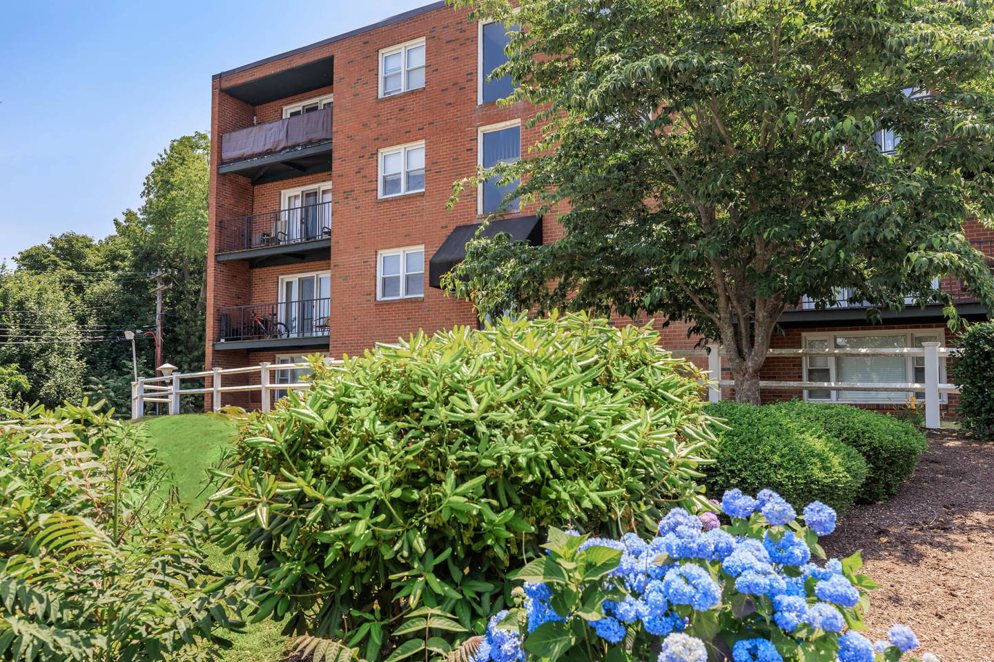 Groton Towers Image 4