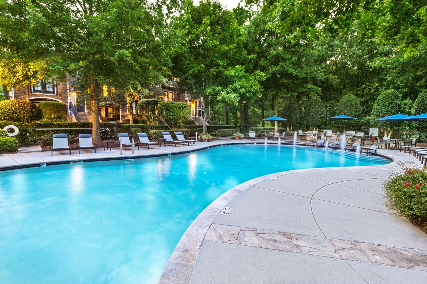 The Estates at Ballantyne Apartments and Townhomes Image 10