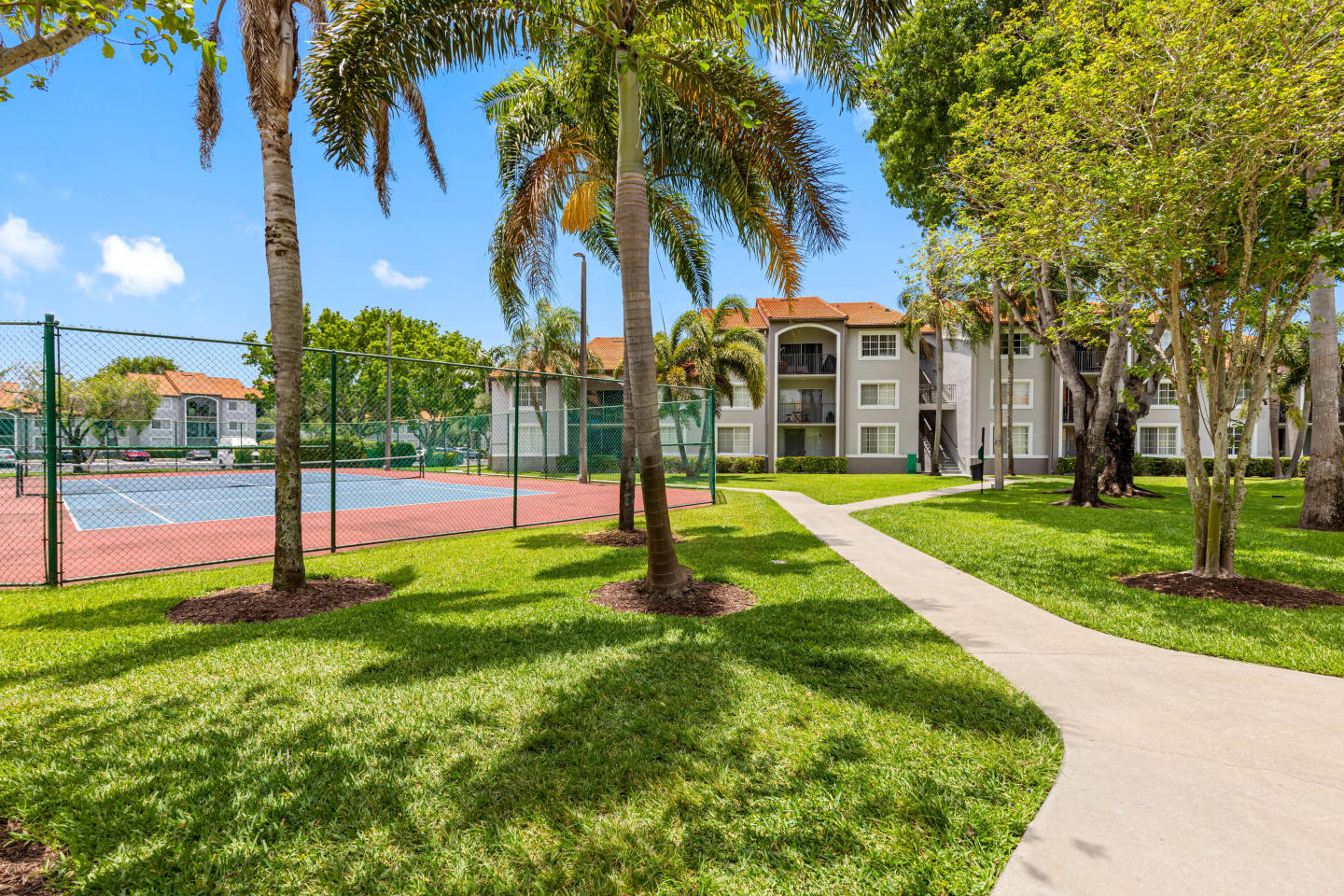 Sunset Gardens Apartments Image 75