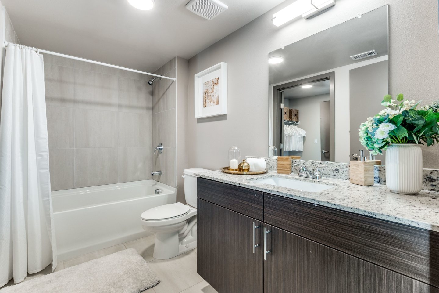 Resia Dallas West Image 8